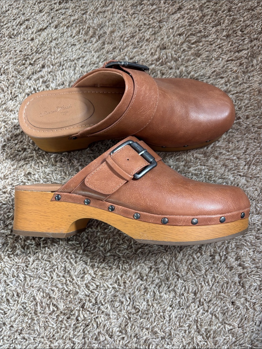 Universal Thread Clogs